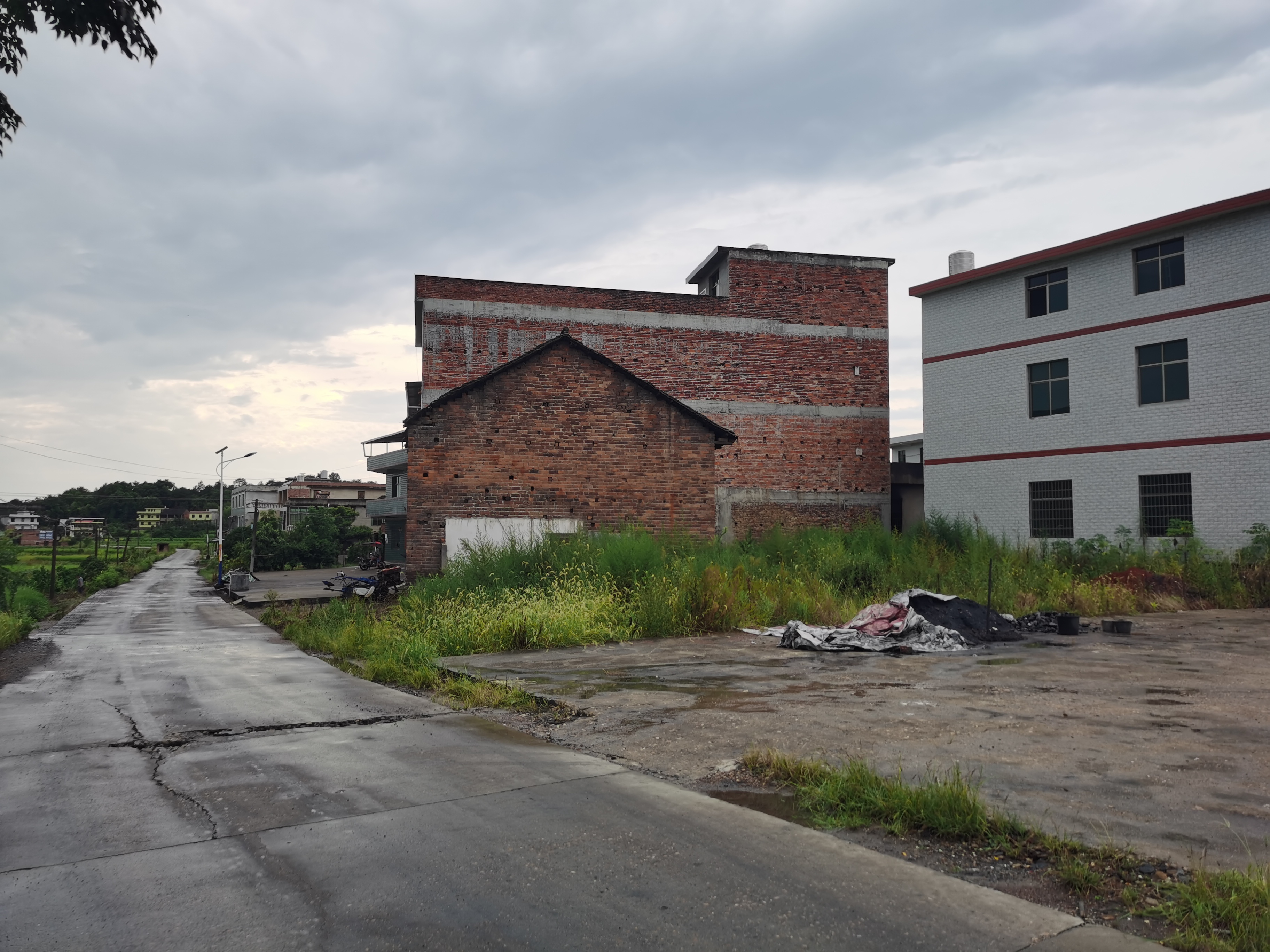 耒阳市新市镇横龙村主任强拆我唯一住房