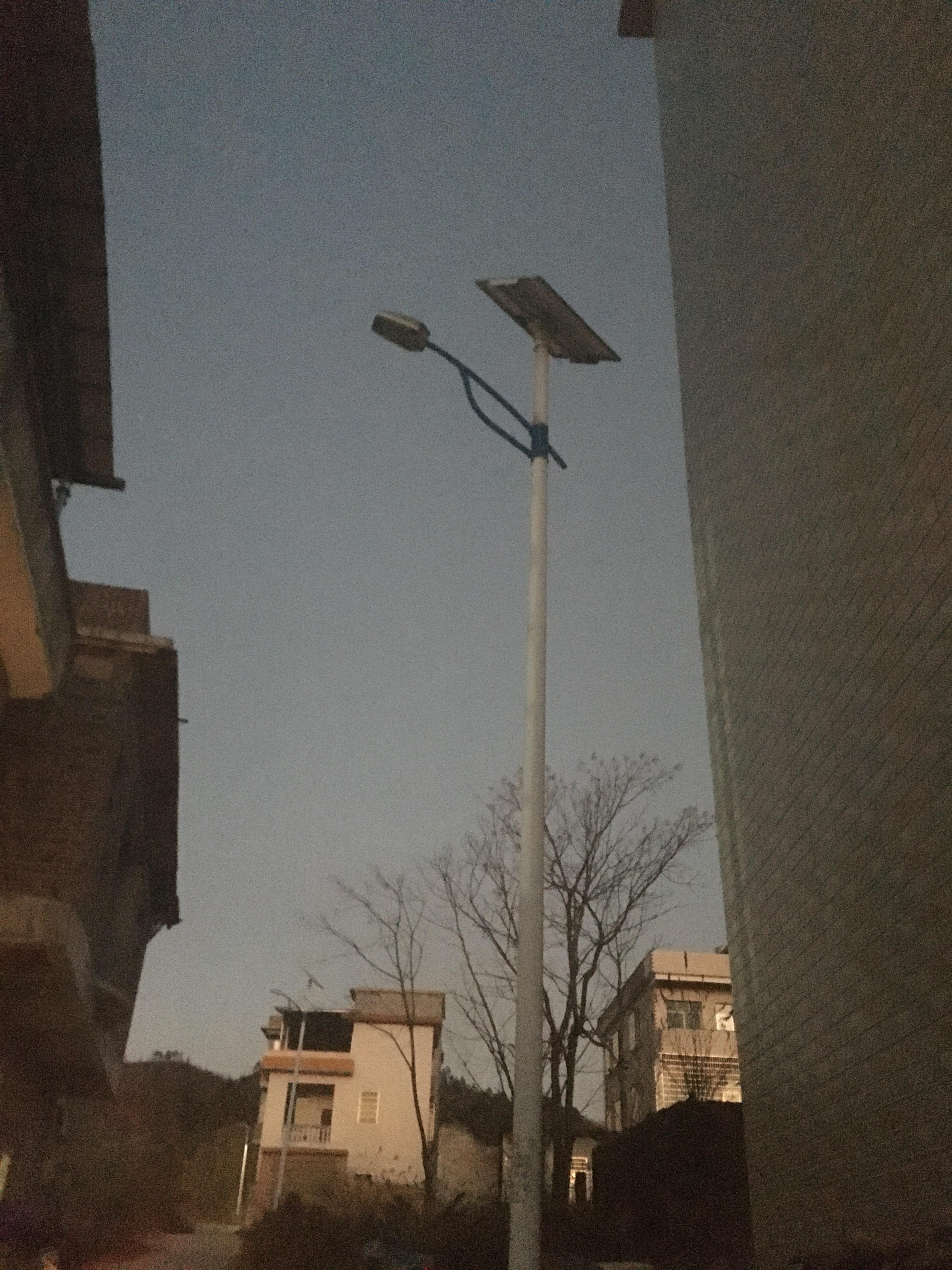 嘉禾县珠泉镇沙仁移民村路灯坏了有半年左右了,至今没人过来维修