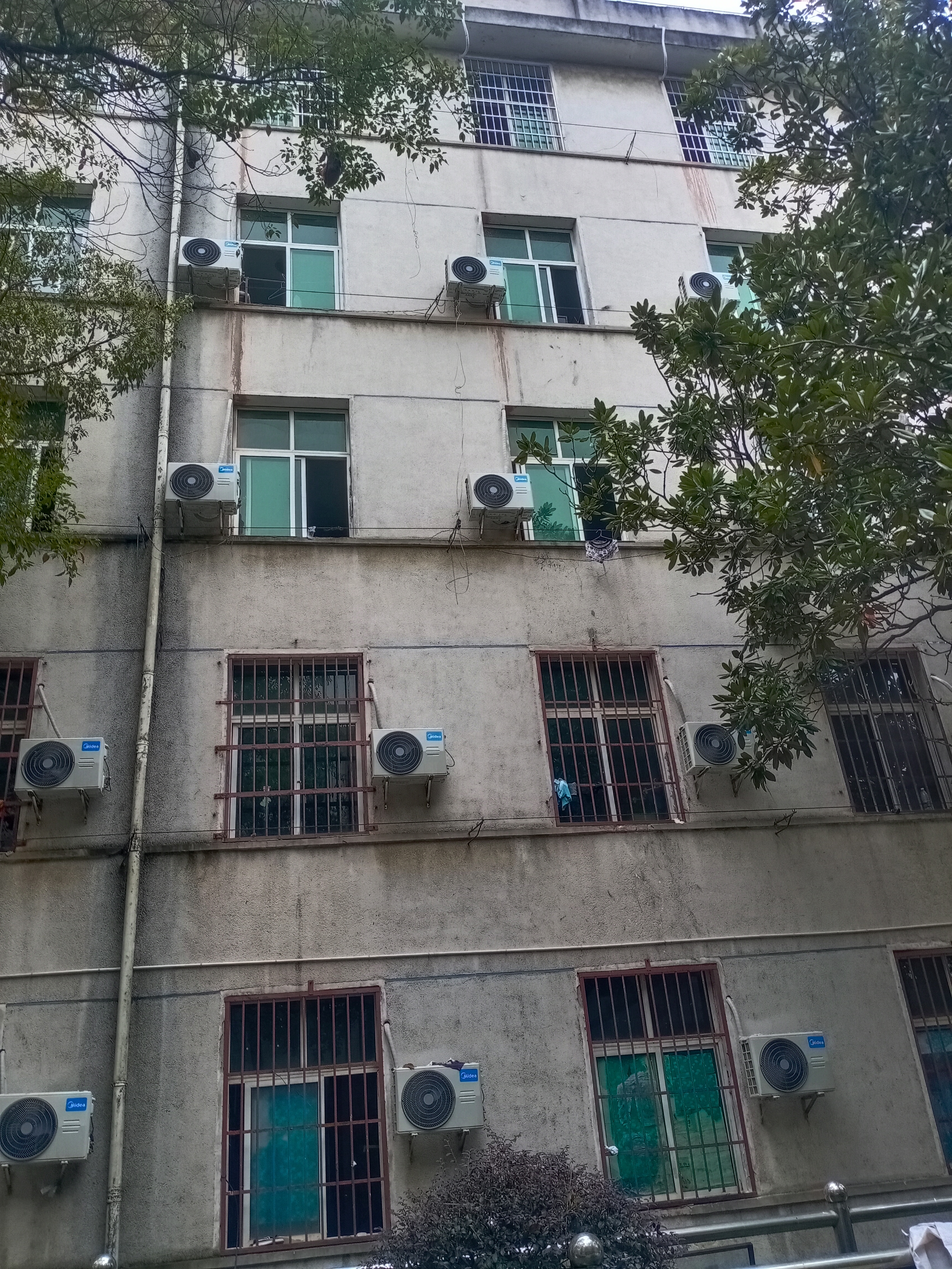 沅江市琼湖书院存在校园安全问题