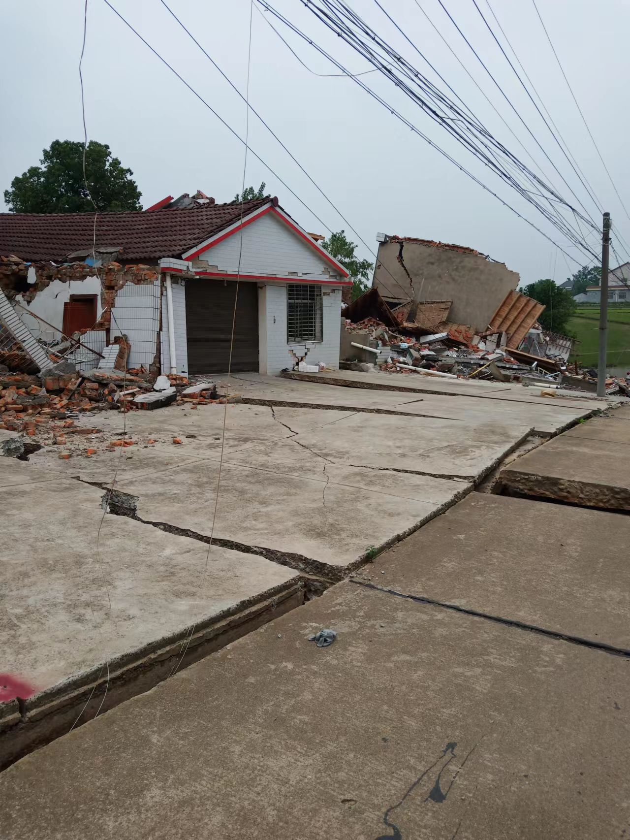 2022年4月14日上午11时许,湖南常德市临澧县刻木山乡黄鳌万村12组