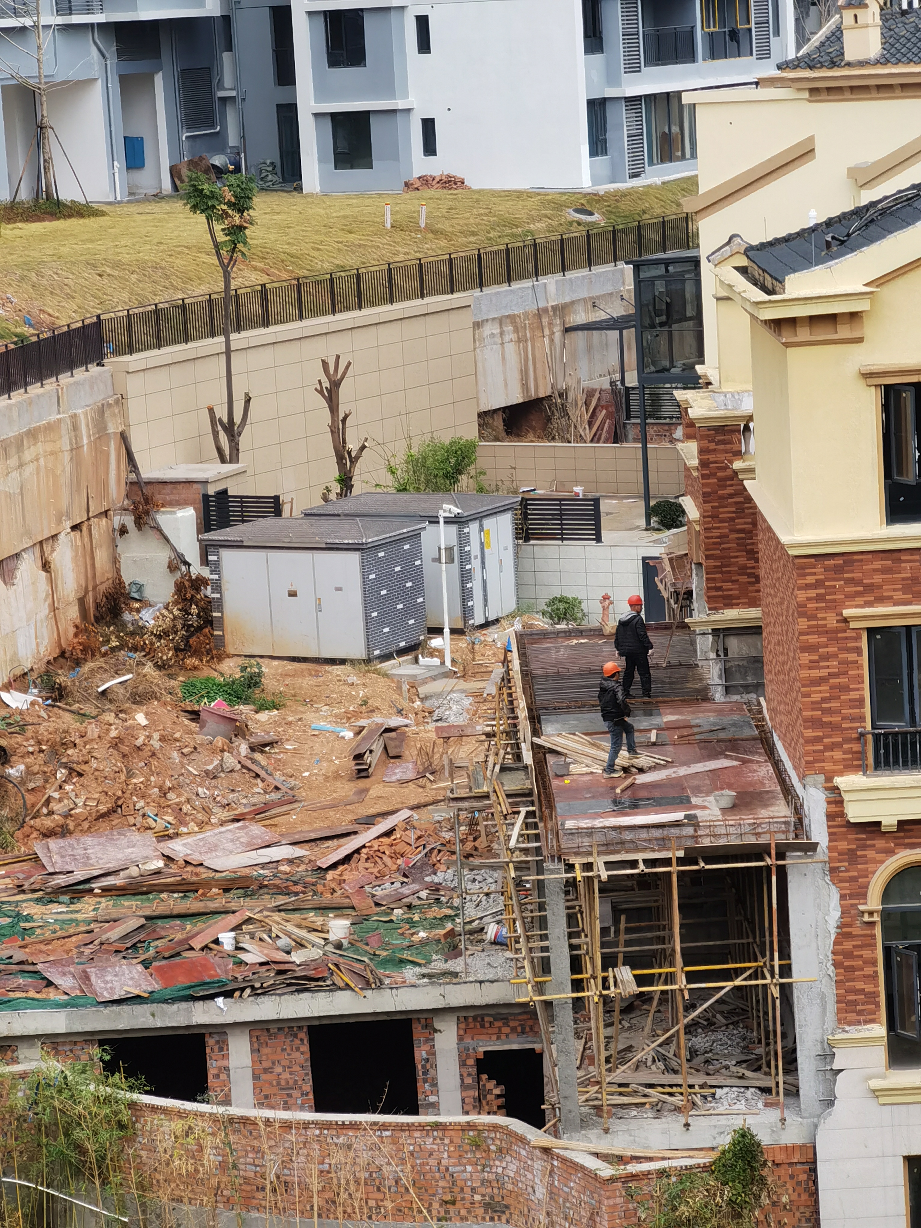 岳麓区米兰春天小区b20栋业主违建