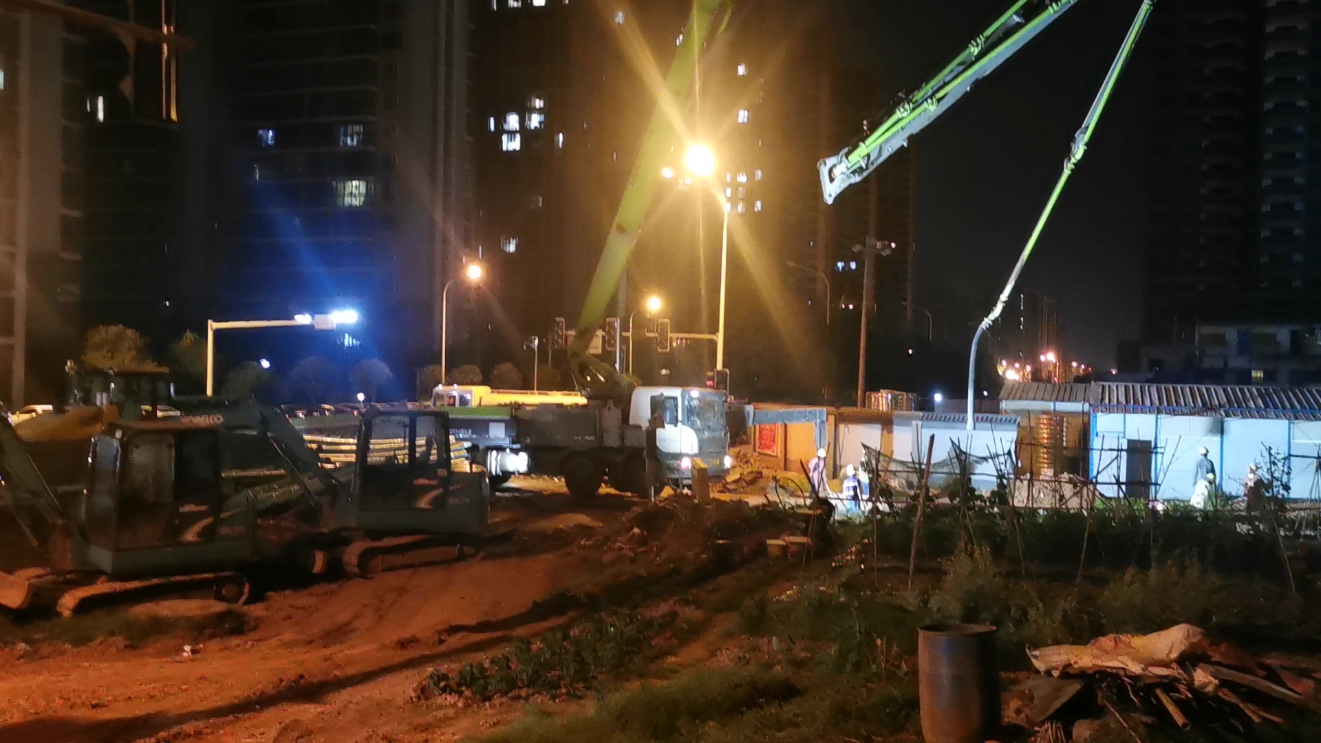 经核查,保利北中心工地目前夜间施工项目为渣土施工及转运,产生的噪声