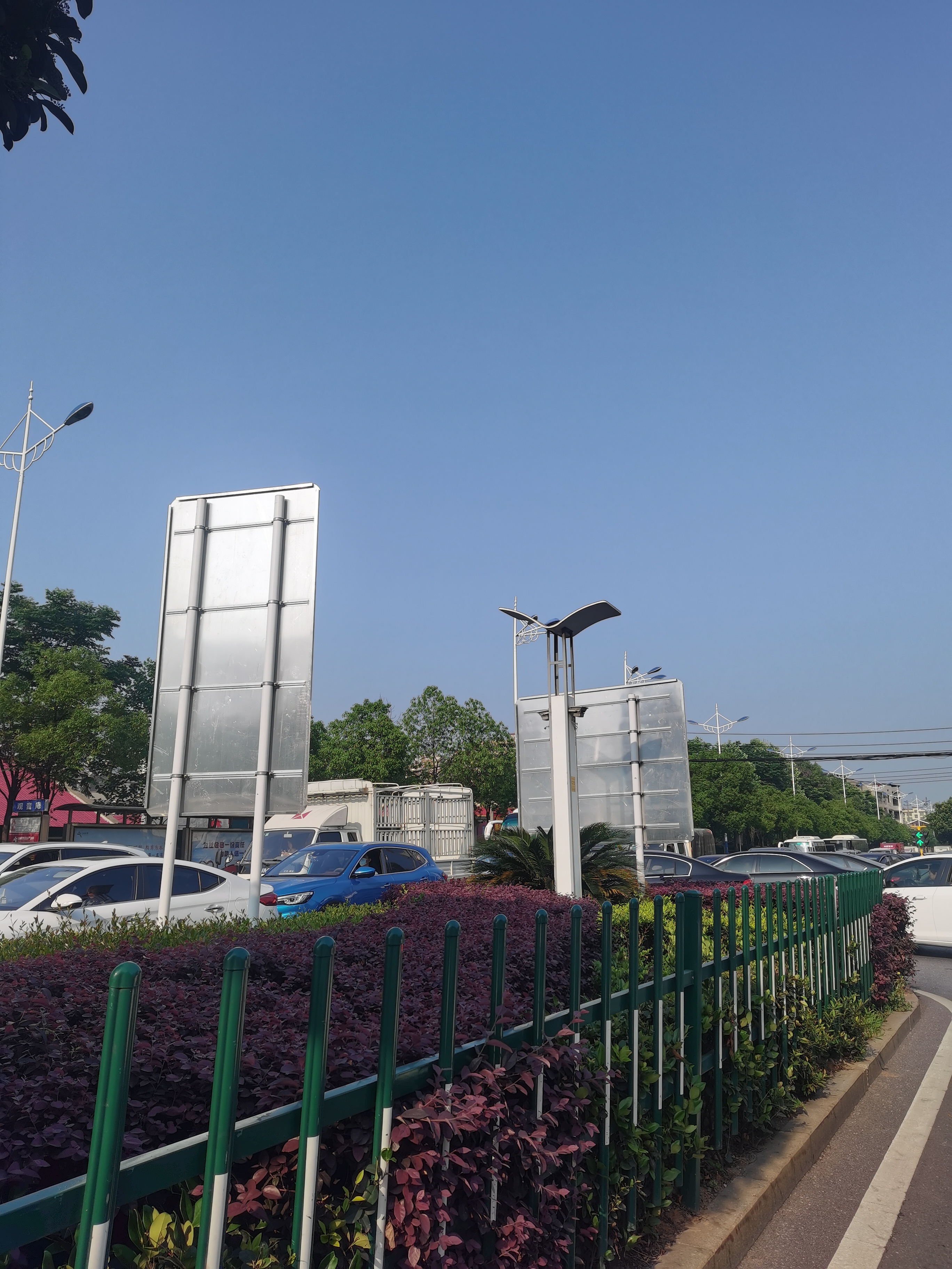 邵阳市北塔区资江一桥早晚高峰堵车严重
