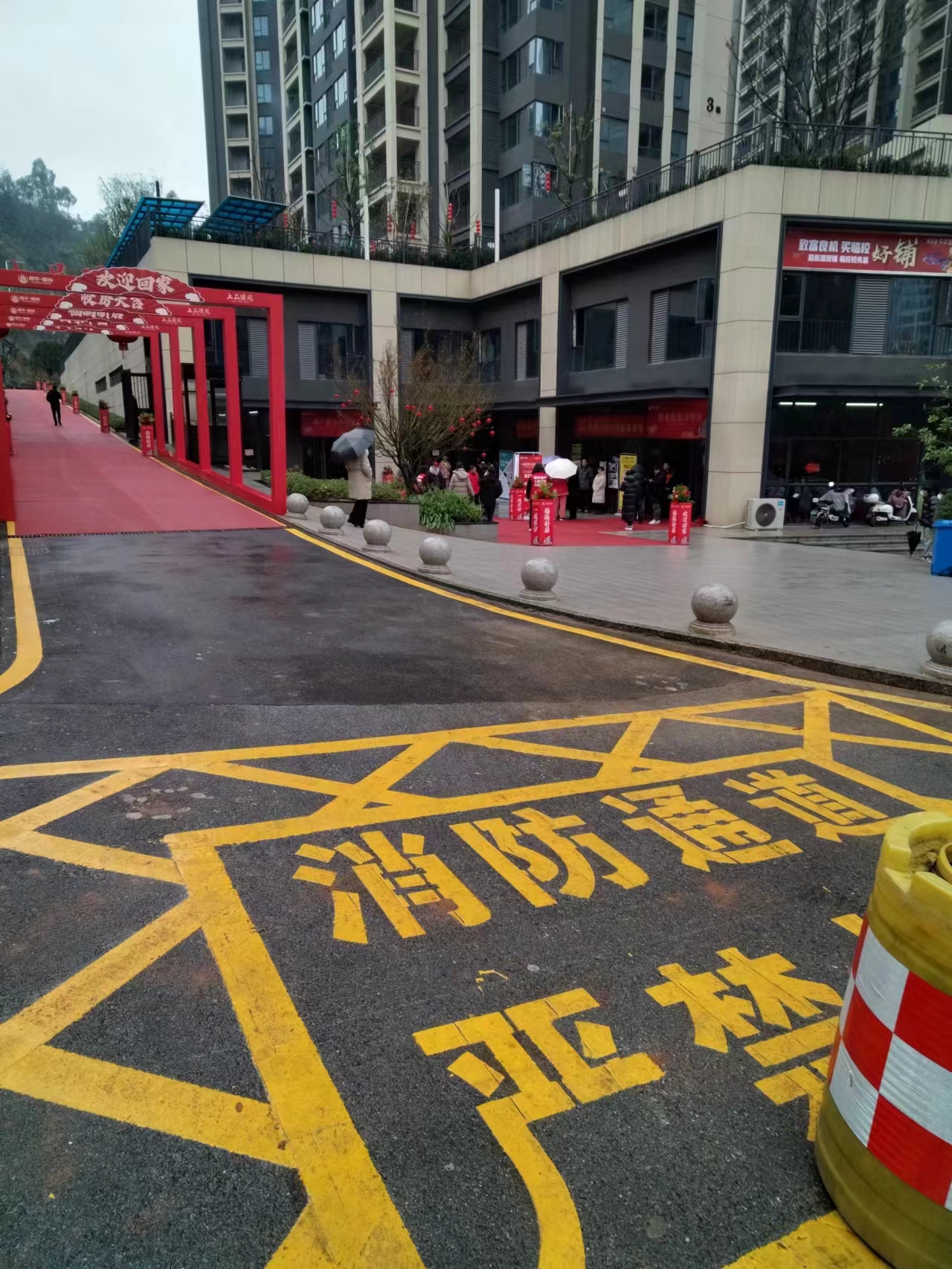 反映郴州融华上品璟苑小区没有大门等问题