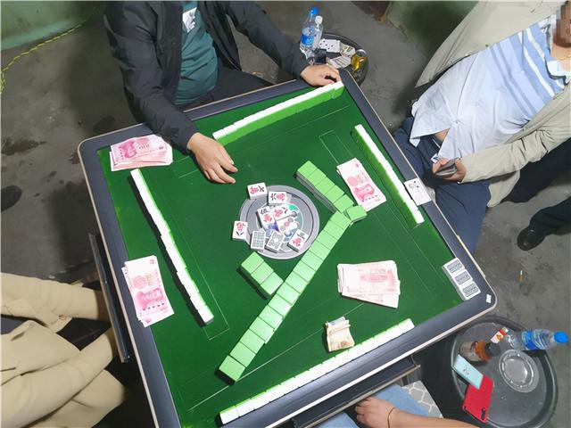 天心区雀园路1716号聚众赌博