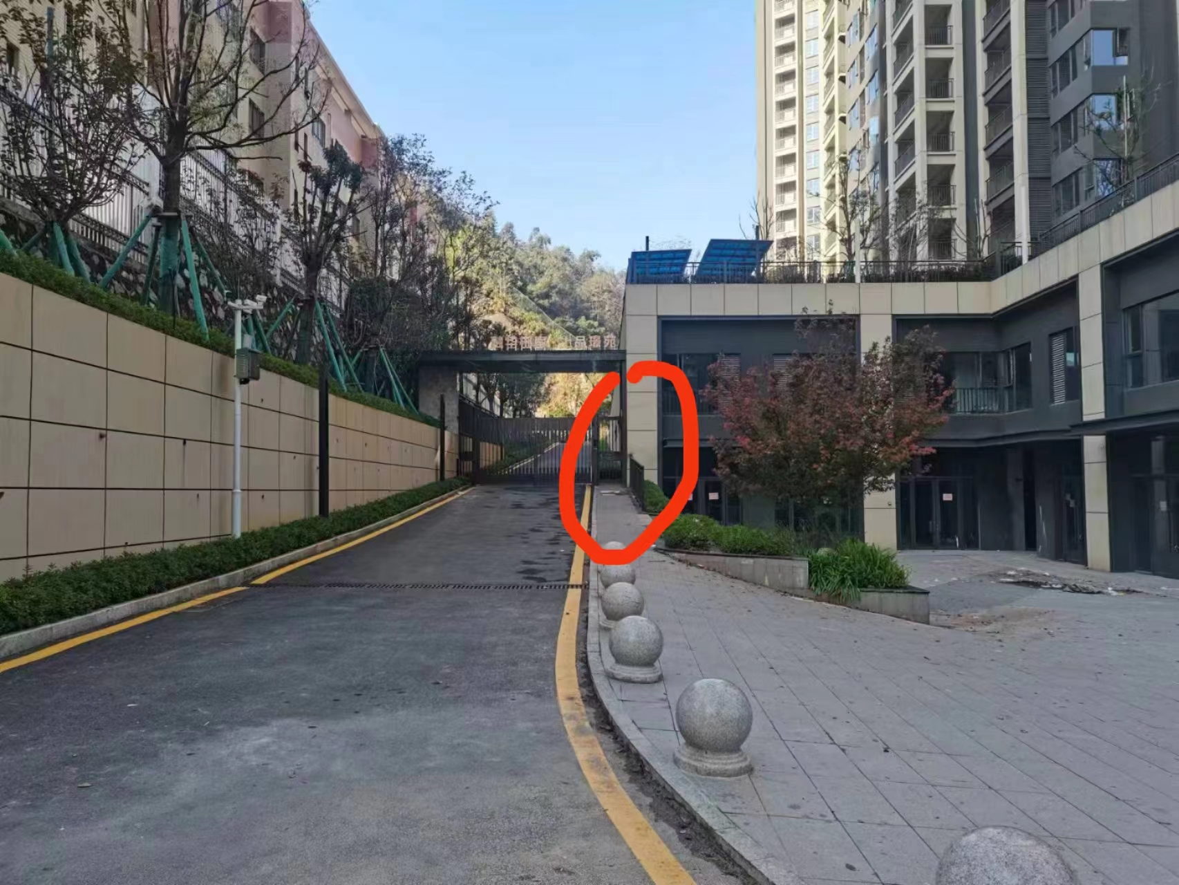 反映郴州融华上品璟苑小区没有大门等问题