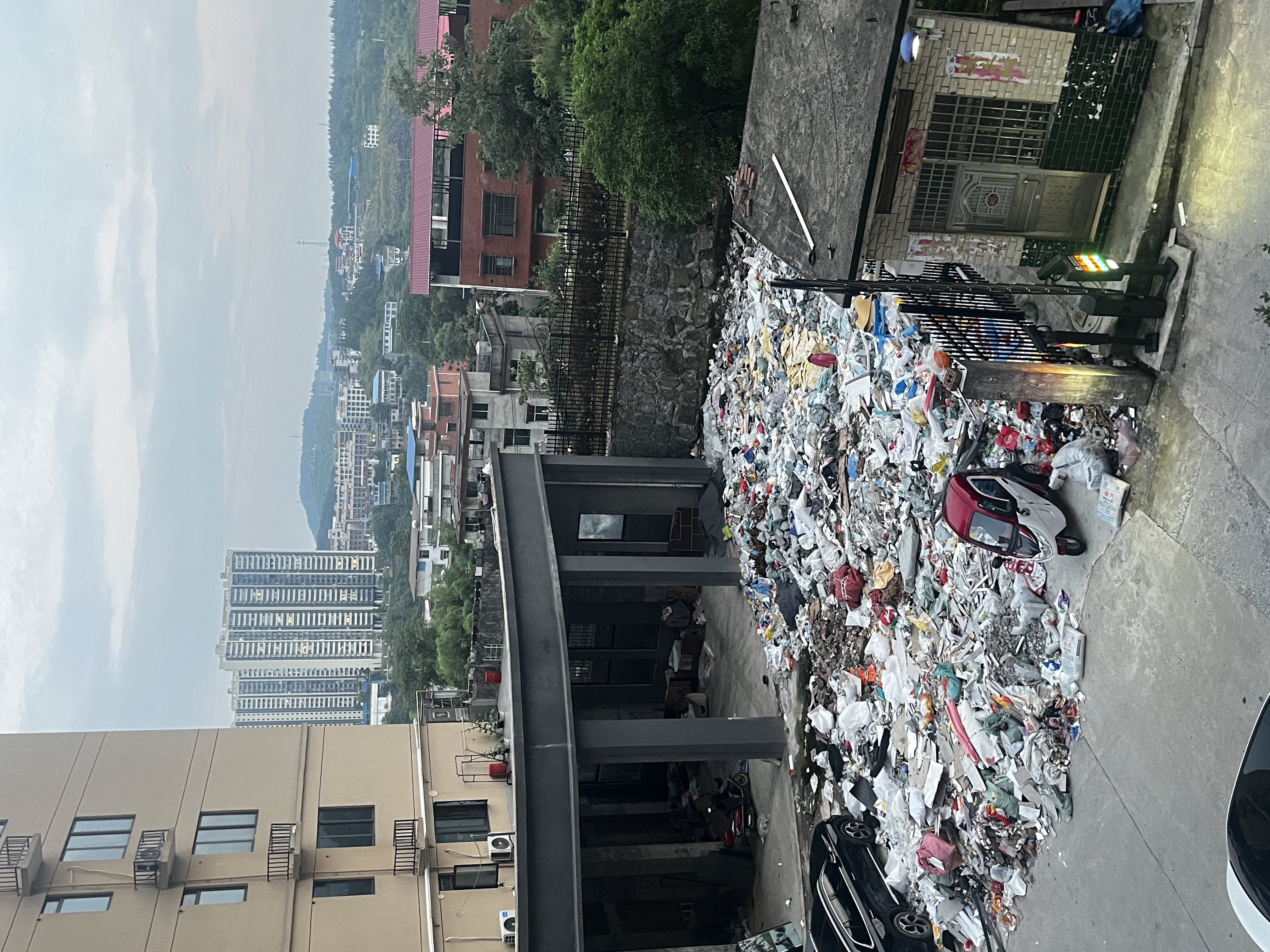 反映隆回县方大桂花城卫生,电梯问题